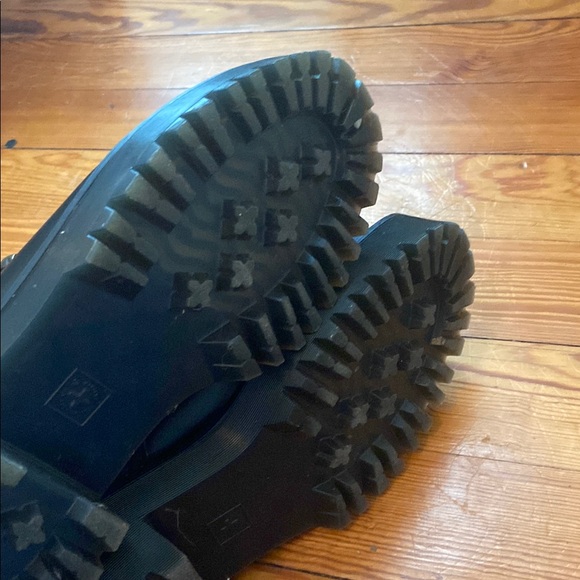 Black Leather Lace-Up Doc Martens Boots - Picture 4 of 4